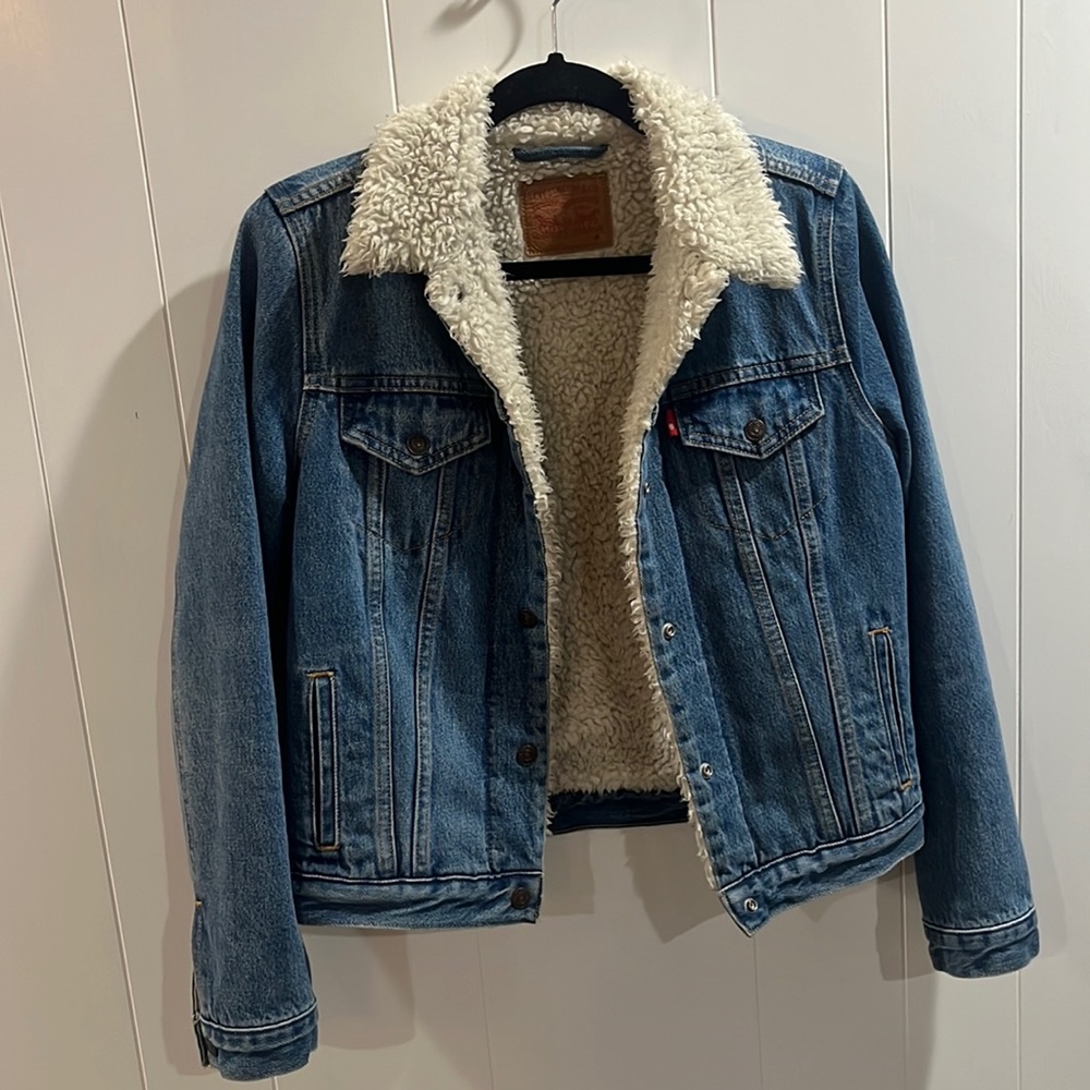 Levi’s Fleece Lined Denim Trucker Jacket women’s medium
